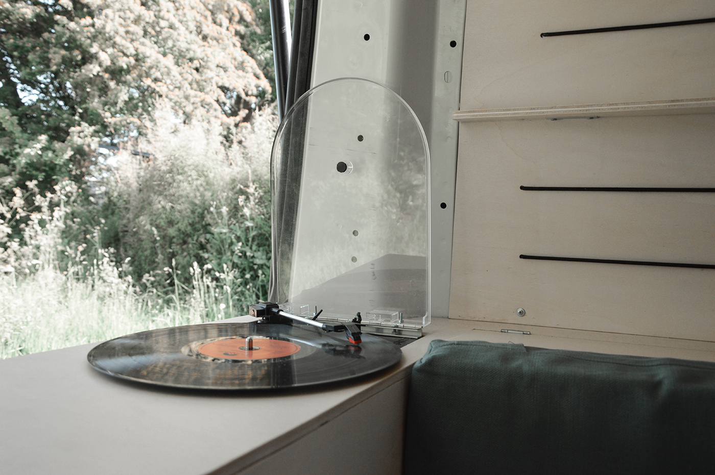 camper van retractable record player